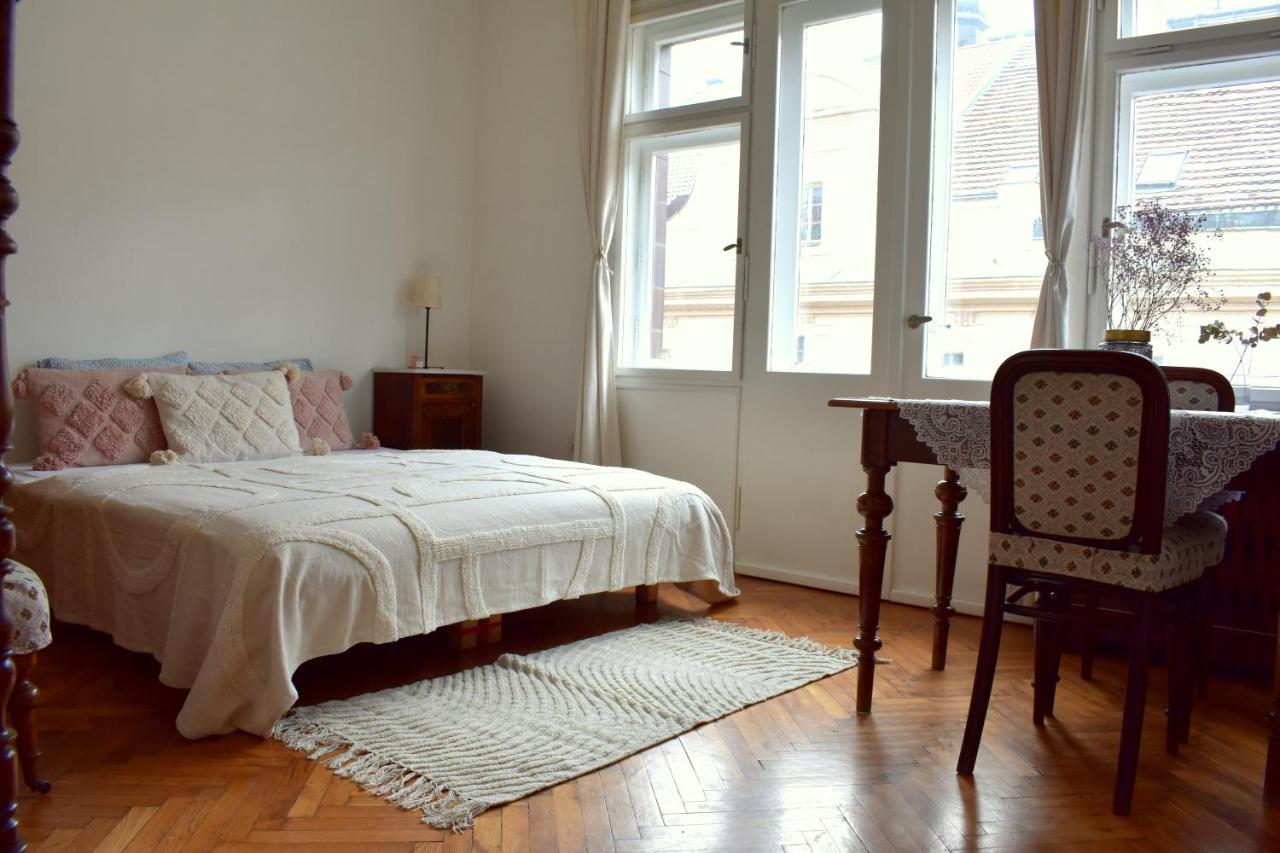 Old Town - Konviktska 公寓